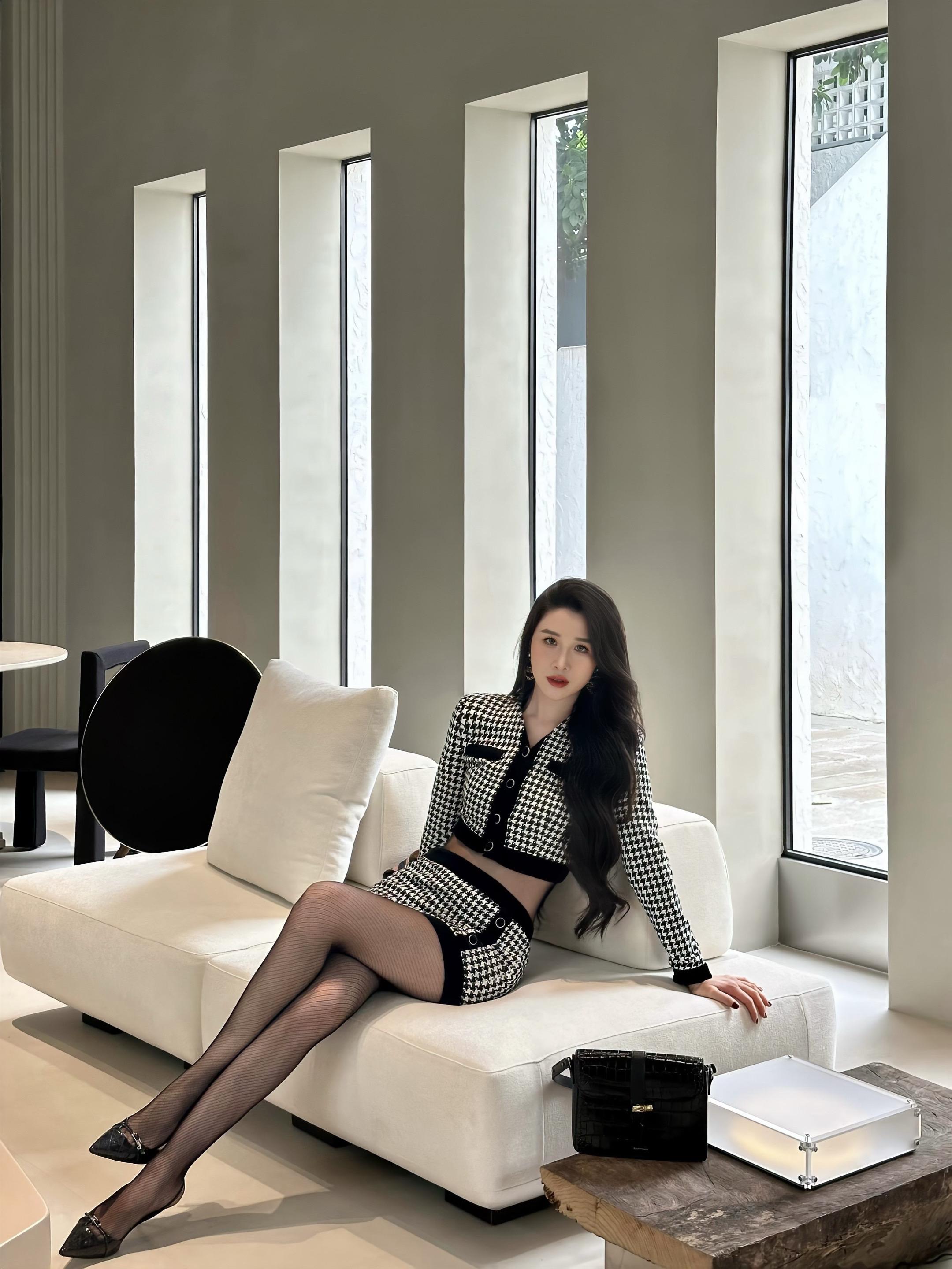 气质到位了🖤。