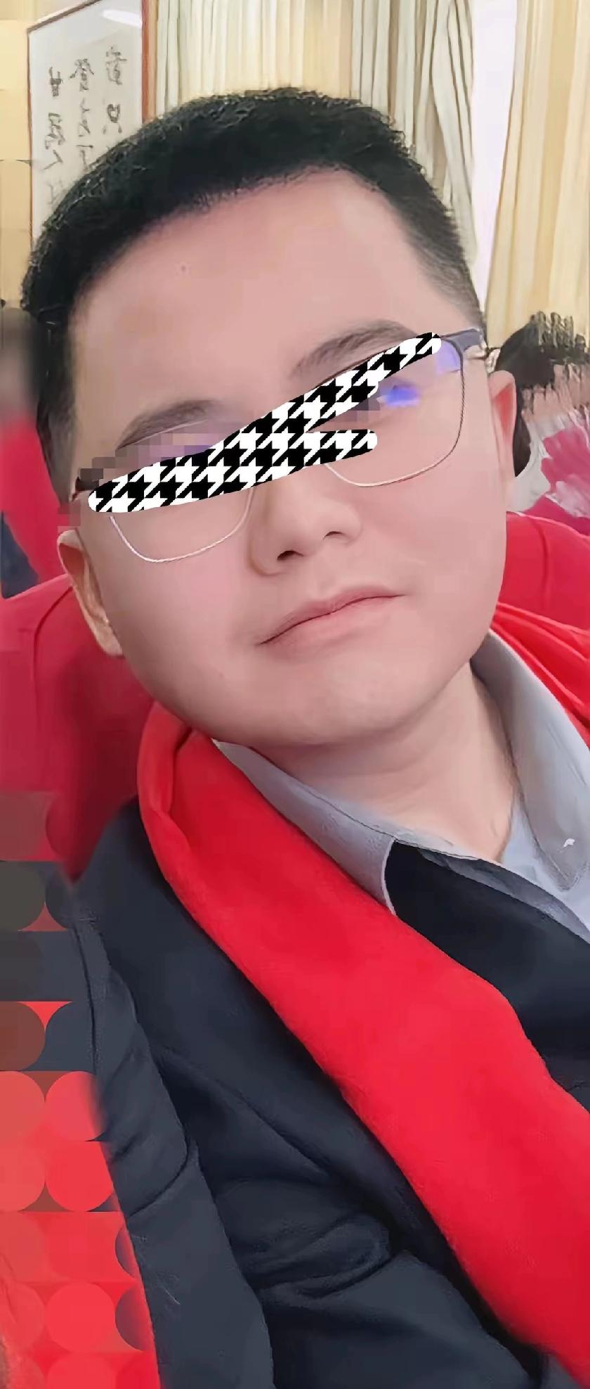 “对不起爸爸、妈妈、姐姐，不要牵挂我。再见，世界。”这是一位语文老师留下的绝笔书