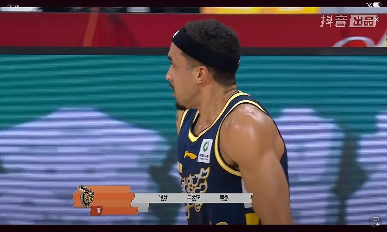 奎因20分钟就6抢断，广东11抢断来自对方19失误，奎因真的是神偷奎因就打2