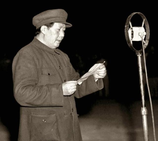 在1953年的一个晚上，朝鲜战争停战协议的初稿已经摆在彭德怀将军的桌上，他正要提
