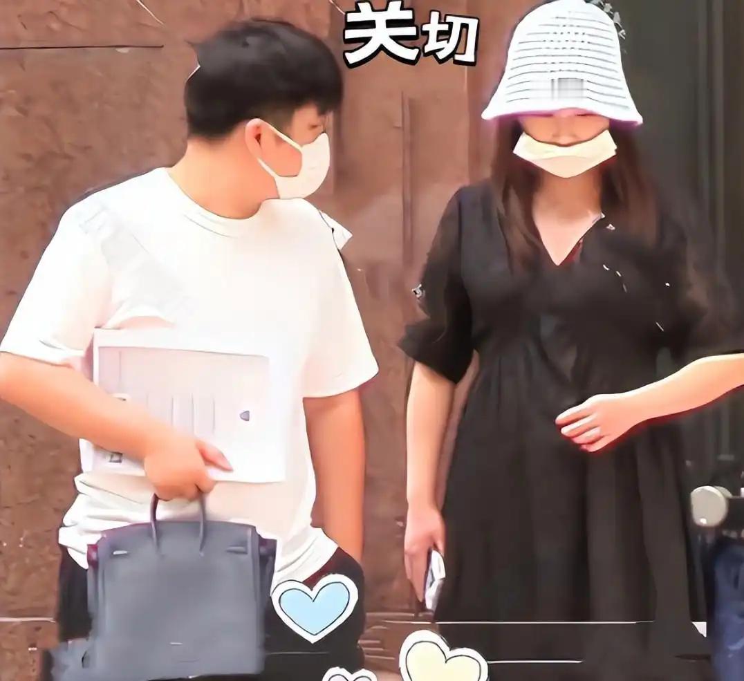 不久前阚清子还发文透露出为即将出生的孩子准备好了礼物，然而这才过了几天就传出一个