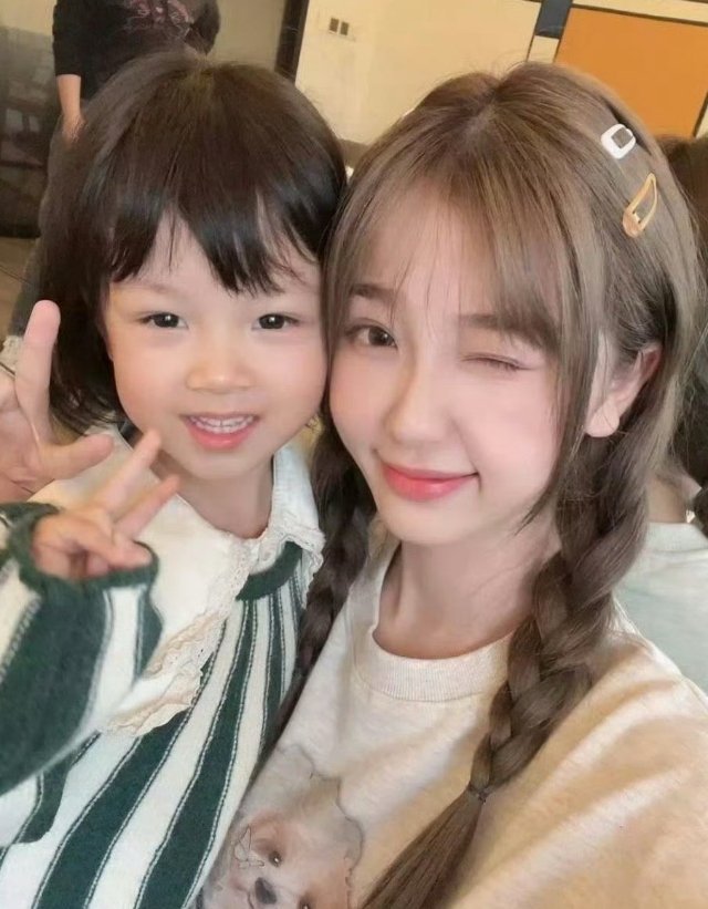 给虞书欣的欣岁欣愿看得心暖暖[比心]能不能让我也抱抱🤩​​​