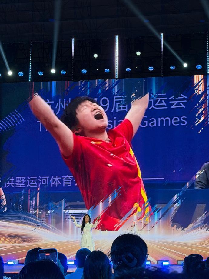 孙颖莎回应缺席发布仪式亚运会心疼又骄傲！孙颖莎缺席亚运装备发布，一句“线上见证