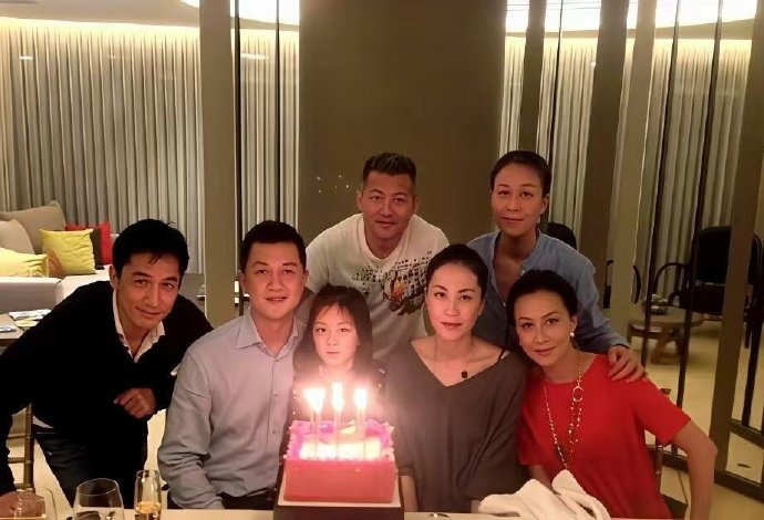 这应该是李亚鹏的高光时刻​​​