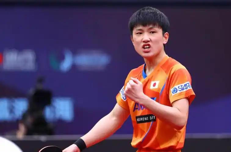 李晨暄第五局替抽筋的庄宇珊上场，打满大半局，球毛都没碰到一根。很多人觉得离谱，但