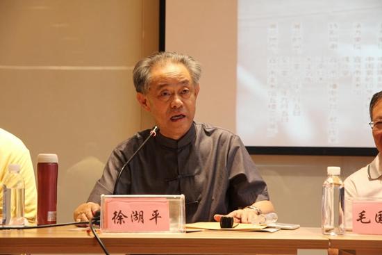 南京博物院的前院长徐湖平这个人不简单，退休前把人家捐赠的《江南春》真品变成赝品，