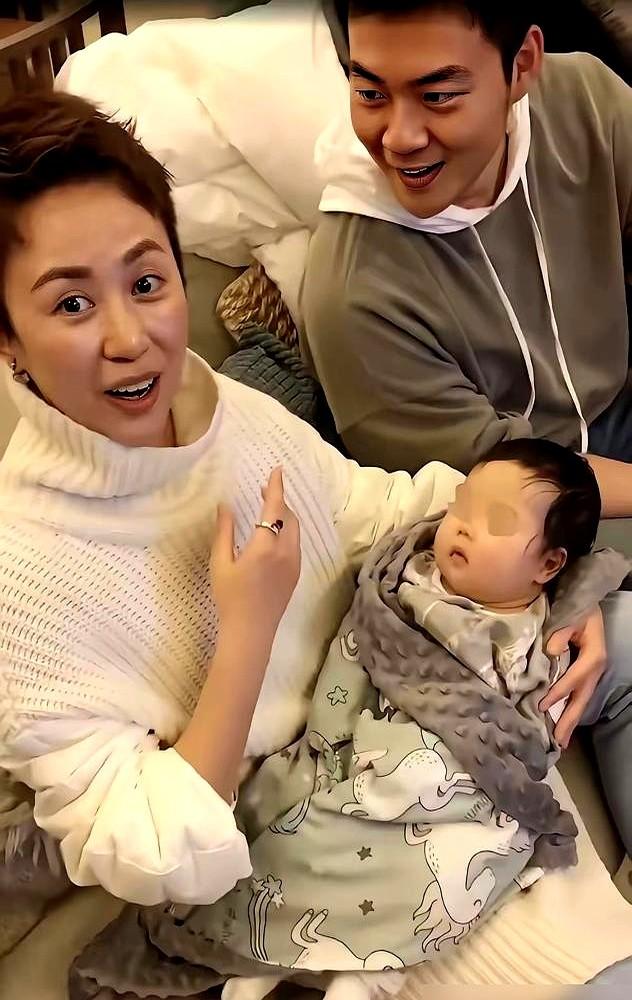 别再替马丽意难平了，看她在地库被许文赫圈在怀里那下就全懂了。聚餐散场，马丽在