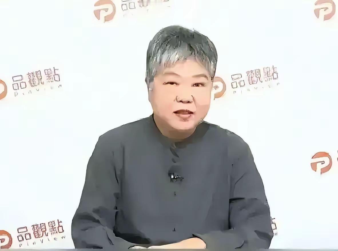 黄光芹的政治判断真的有问题。黄光芹显然是站在卢秀燕一边的。说昨天通过的就是800