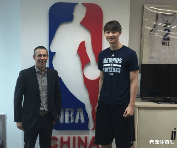 第 4 个：为什么王哲林被灰熊选中, 8年也不登陆NBA 原因显而易见