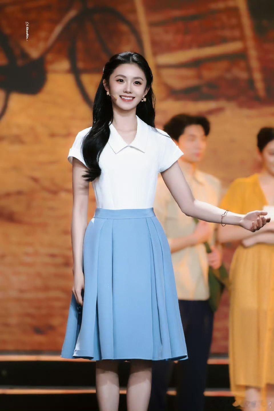 刘浩存百花迎春活动图🈶冷脸萌好可爱女大版存存