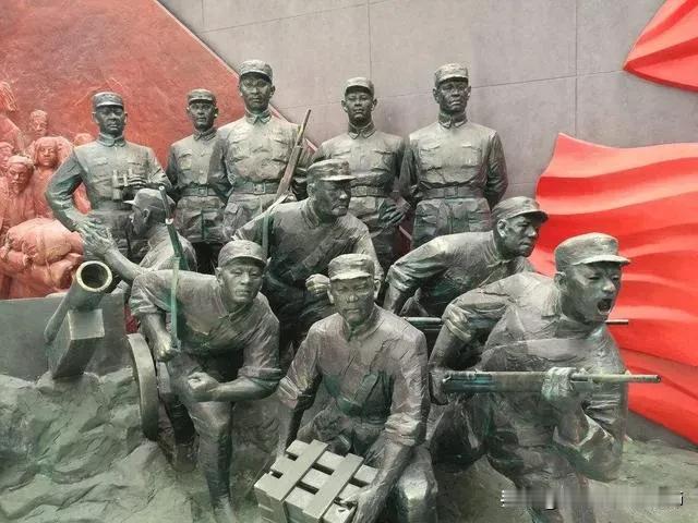 哪个纵队才是华野真正的最强主力？1纵4纵最厉害，还是9纵最厉害？后起之秀