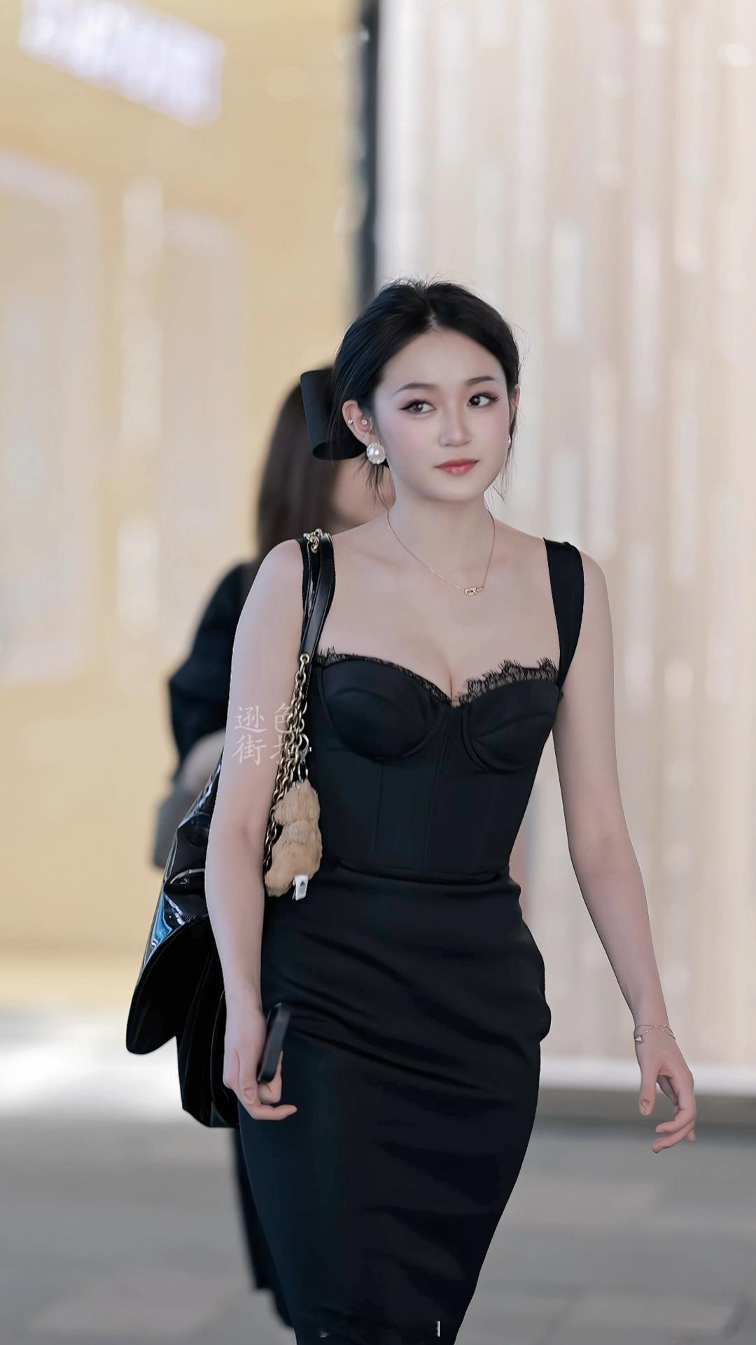 【成都街拍】貌美如花！丨摄影拍照每日穿搭​​​