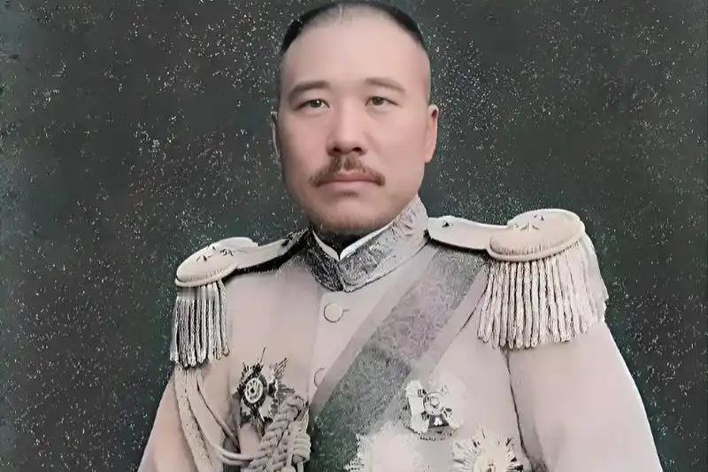 1926年，被戏称为“剥皮将军”的张宗昌终于如愿以偿霸占美人陈佩瑜，同房之夜，张