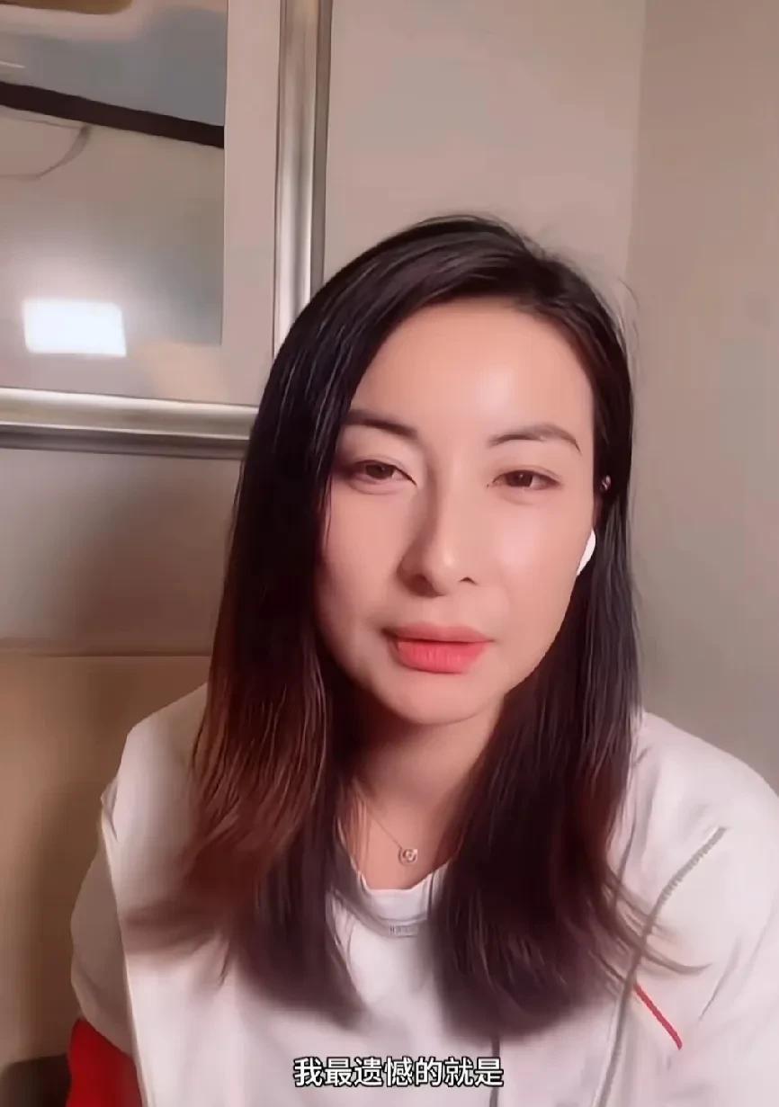 郭晶晶说我最大的遗憾，是没有学会稳倒立。就是全红婵这个倒立的样子，郭晶晶