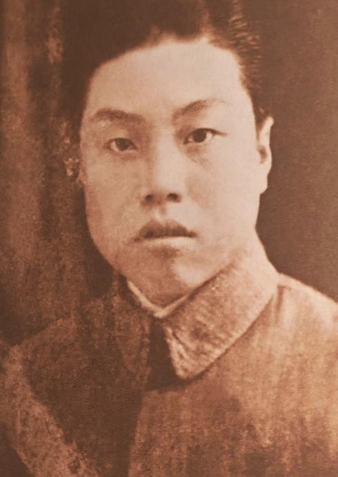 他是吴石情报小组最后一位追认为革命烈士的同志，却没被搬到荧幕上！ 吴石情报小