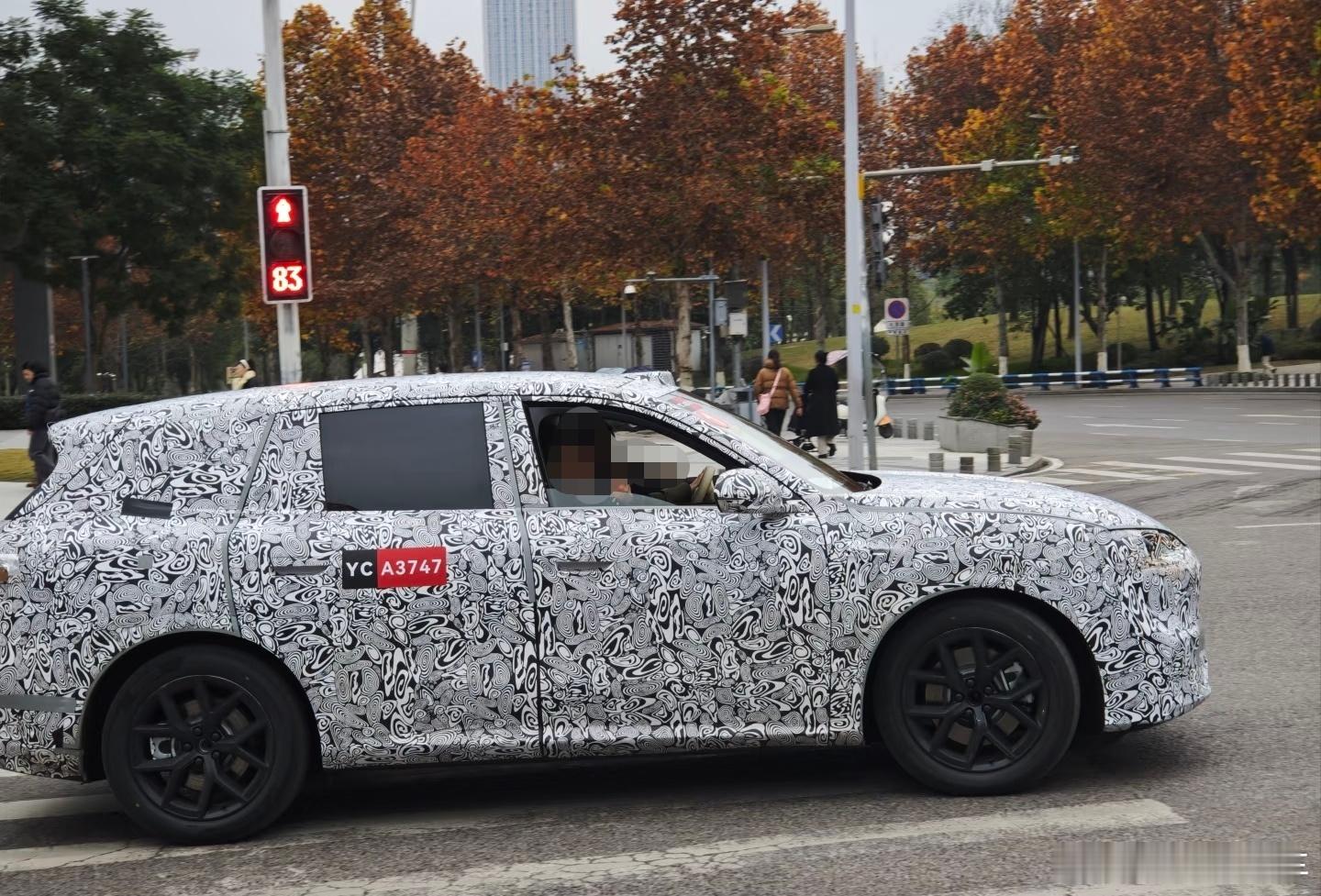 问界有个产品惯例，每款车型发布都会安排一些新技术首发，那问界M6的首发技术会