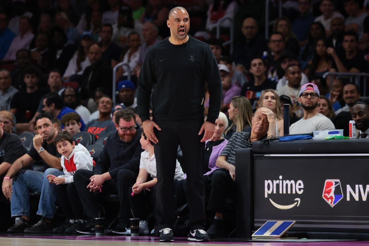 乌度卡太轴！火箭93-129掘金，谈3件事。1、卡位战，赛前火箭第3，掘金第6