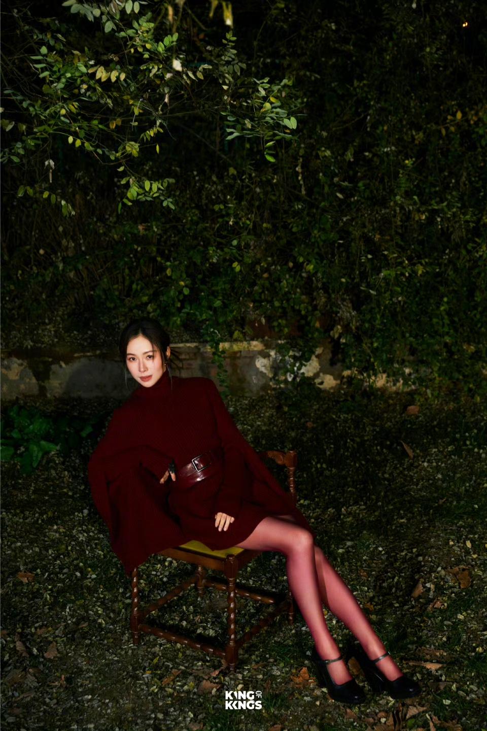 江一燕红色丝袜穿搭美拍，女人味十足，太喜欢了！