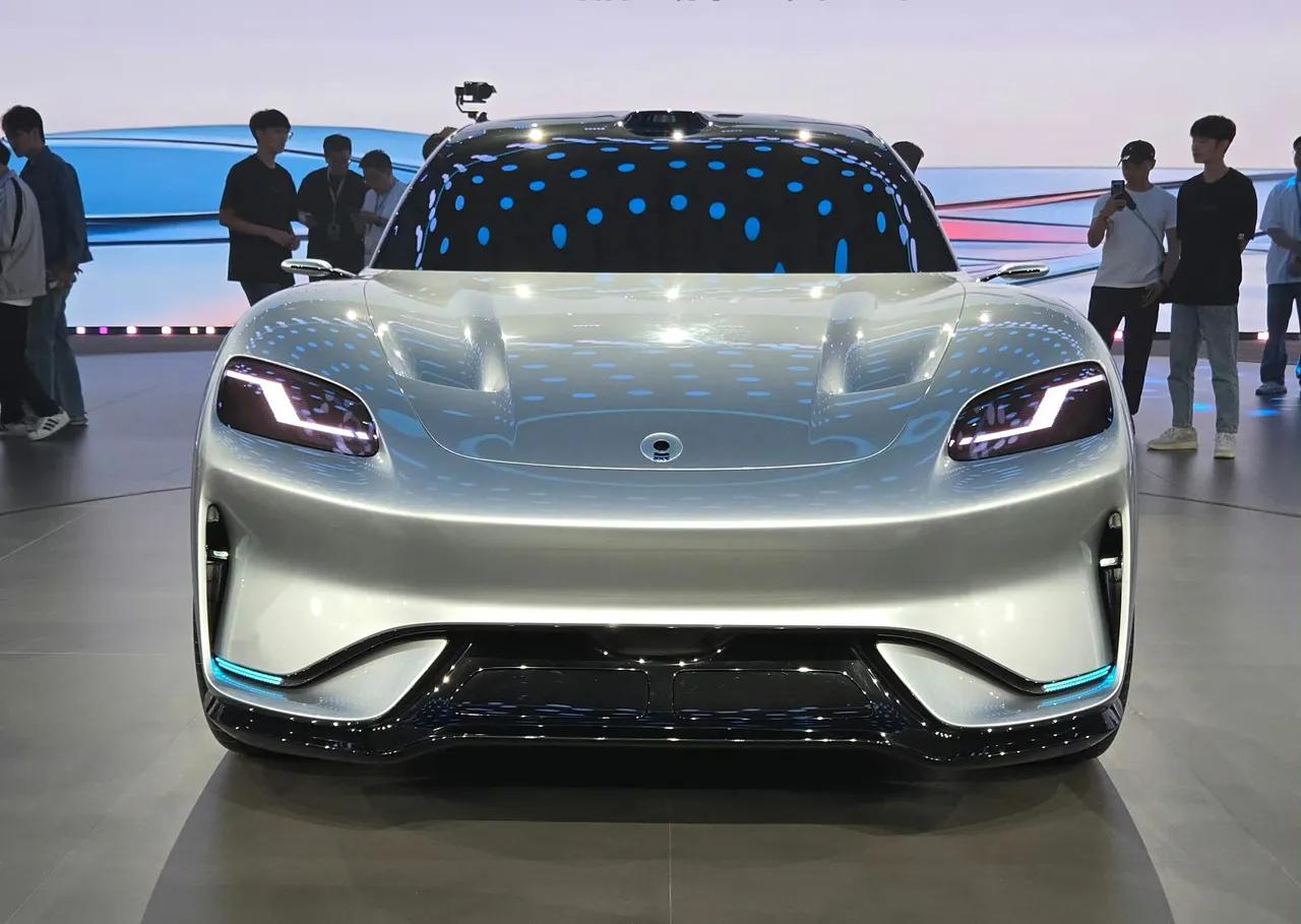 该改变了！2023年，蓝电品牌卖了0.89万辆2024年，蓝电品牌卖了2.9