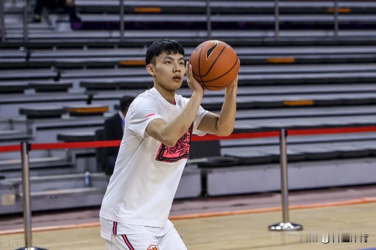 恕我直言，这几人若不能入选中国男篮，全国球迷都不答应！分别是徐杰、庞峥麟、贺