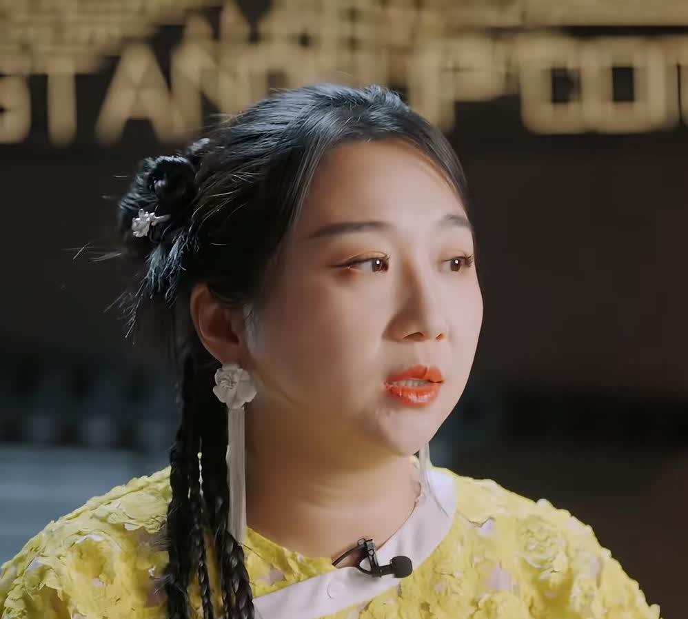 我闺蜜亲眼见过傅首尔她说了一个大实话。说傅首尔根本不是电视上的那样。
