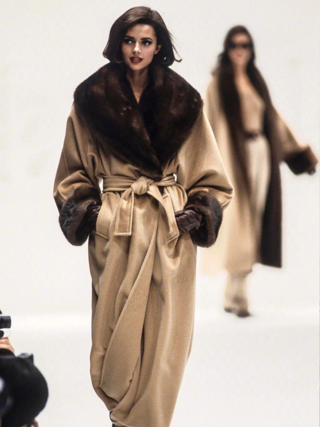 审美积累｜永不过时的经典·大衣总是会被1992年的MaxMara°秋冬秀场惊