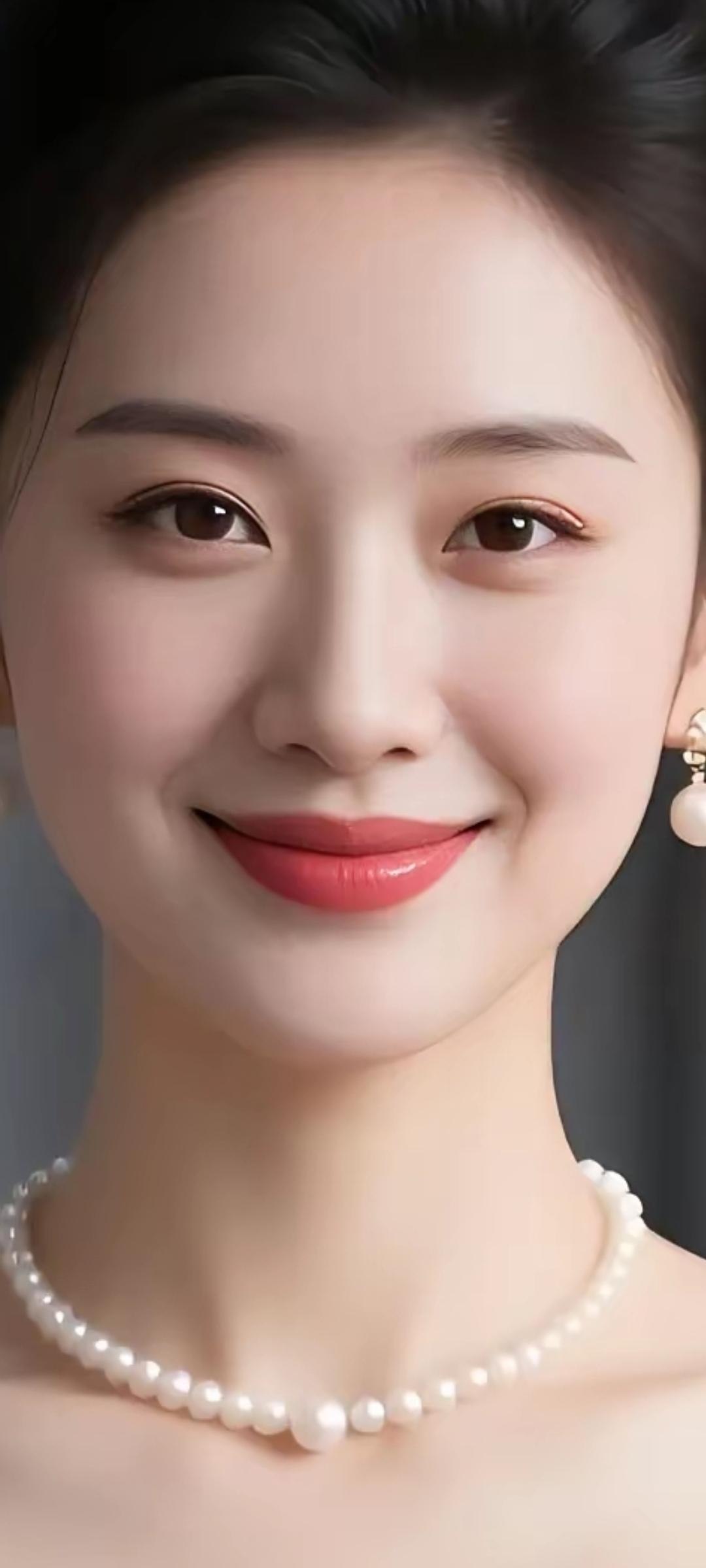 温柔甜美的珍珠项链，搭配优雅的妆容，尽显女神气质！💕✨