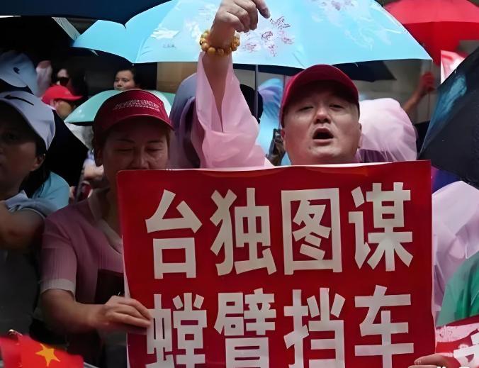 谁也没想到，在中国人民解放军围绕台湾省进行军演期间，台湾的高层领导竟然一起聚餐。