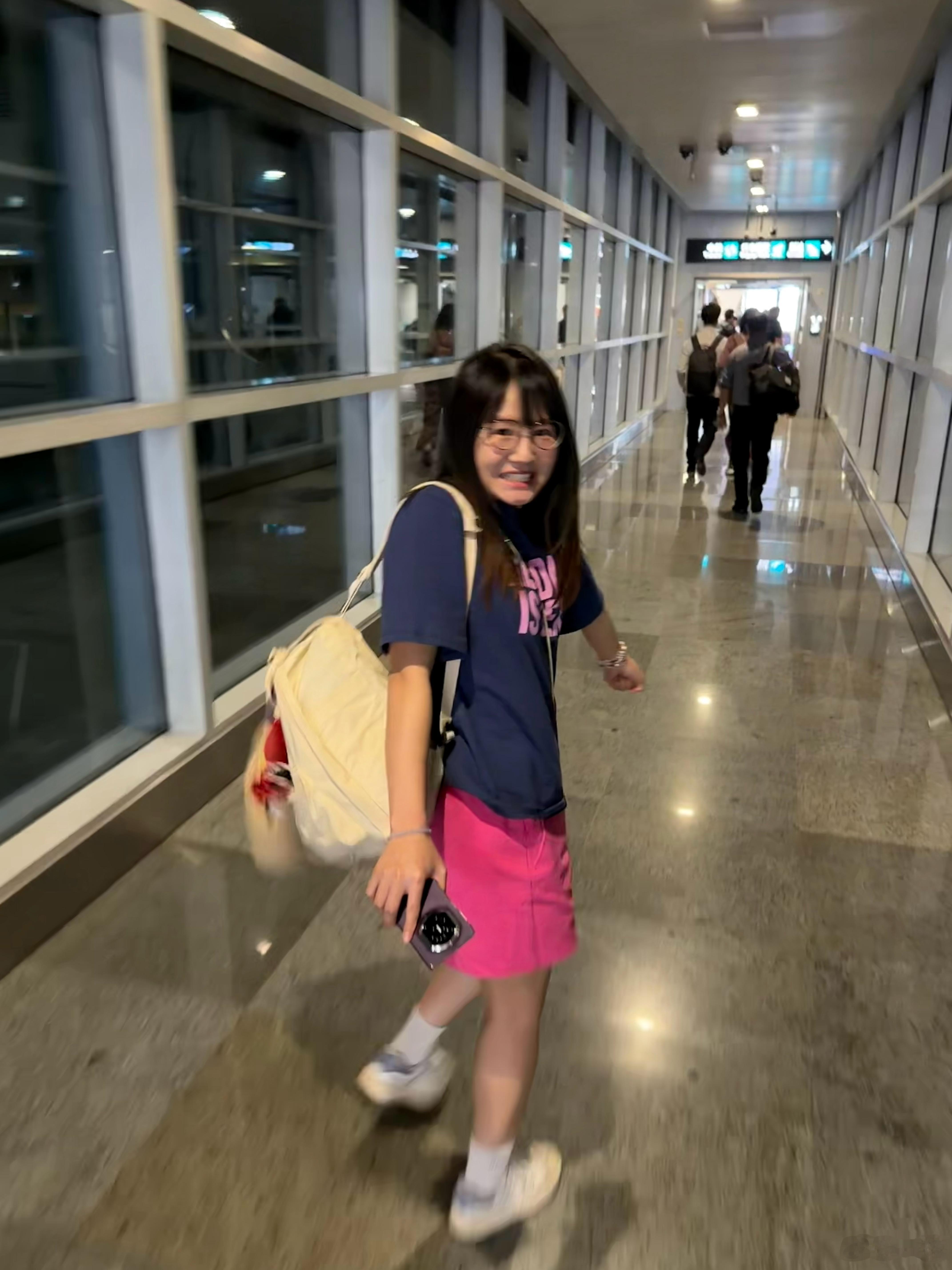 回到厦门了，外面十三度刚下飞机就冻出鸡皮疙瘩～