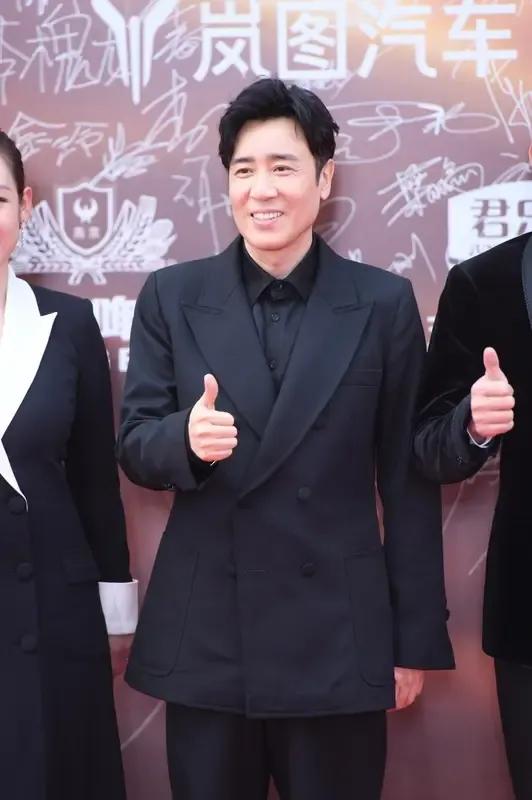 于和伟、吴越领衔主演的谍战剧《暗夜深海》说是5月20日在央1黄金档播出，昨晚怎么