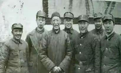 1945年11月，被困临漳旗杆章村的第40军军长马法五决心带领残部突围。临走前
