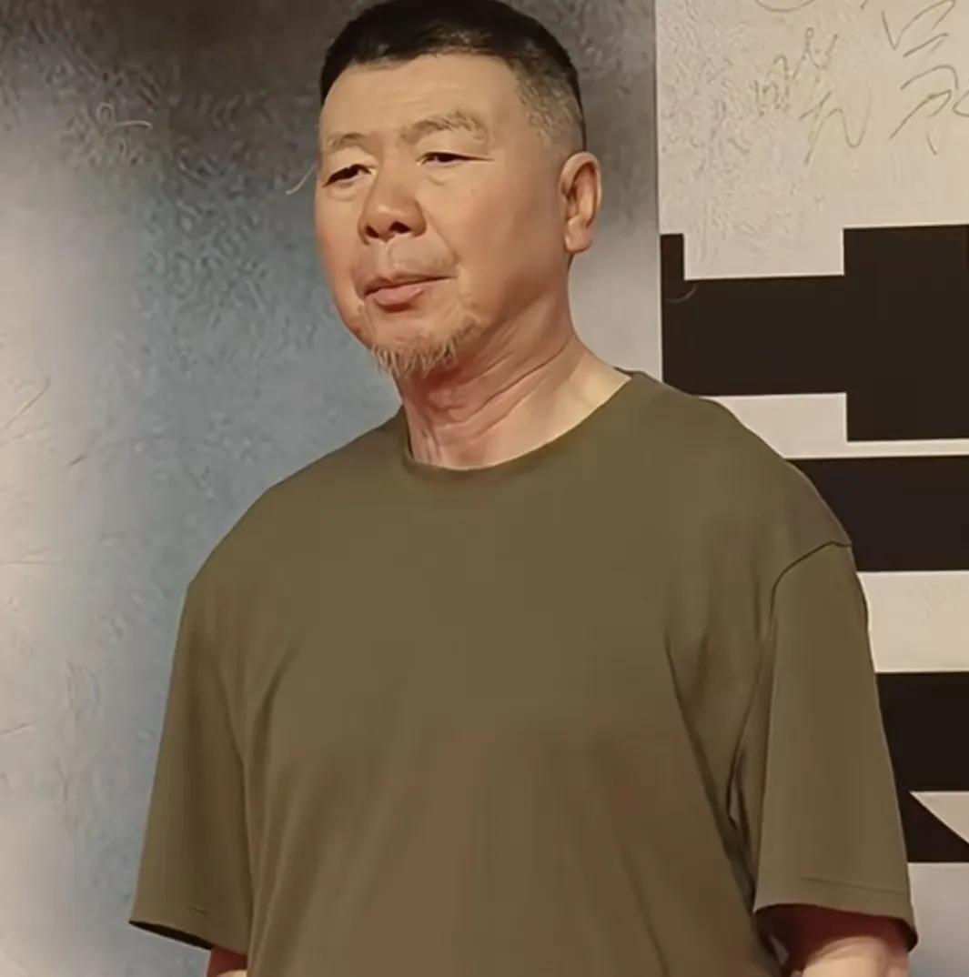 冯小刚这次输了不是输在人气不是输在能力，而是他没有创新。明明手里不差钱