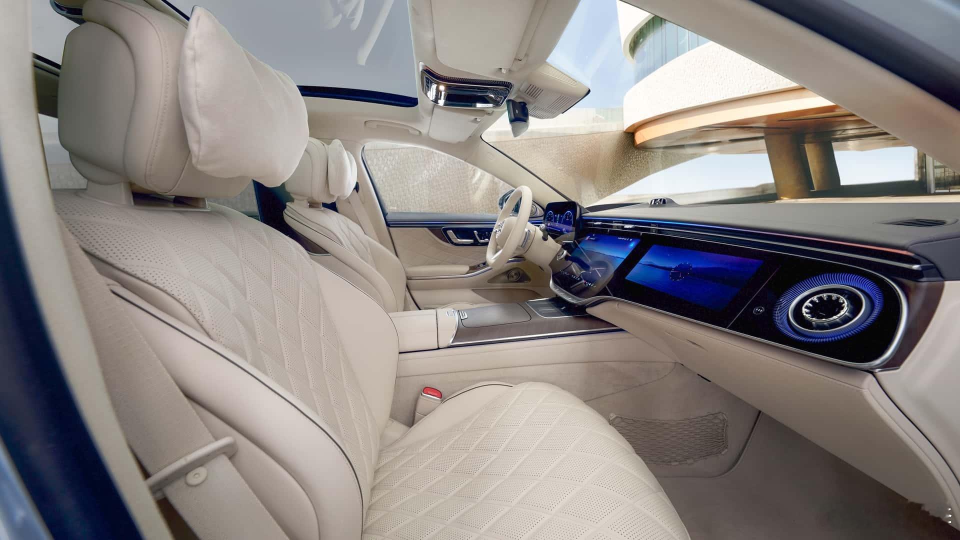 奔驰140年给各位老板的生日礼物，全新一下奔驰S级W221的时候，上中学，熟知奔