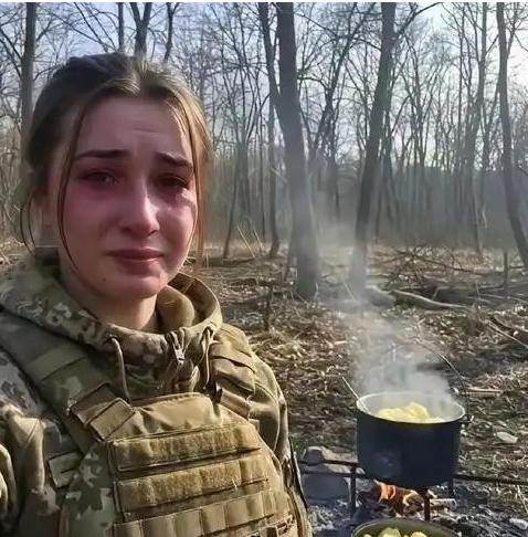 一名乌军女兵，在接受乌克兰电视台采访，被问到前线当下更缺人，还是更缺无人机时，她