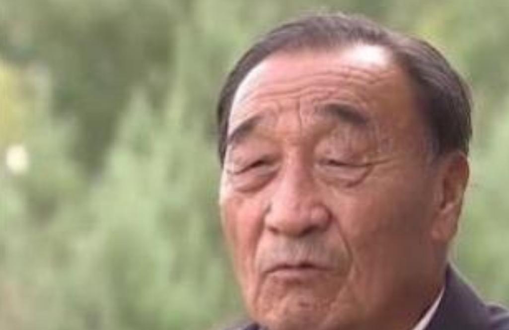 1998年，石光银种下的6万亩林场被纳入生态林场，禁止砍伐。这样一来，石光银手握