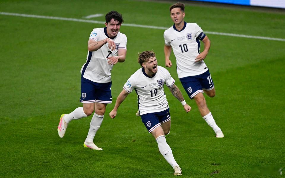 U21英格兰卫冕U21欧洲杯决赛，英格兰加时赛3-2击败德国队，卫冕成功。图赫