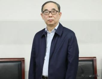 62岁，身家千亿的中国药王孙飘扬，把干了半辈子的公司交了出去。妻子是中国女首富，