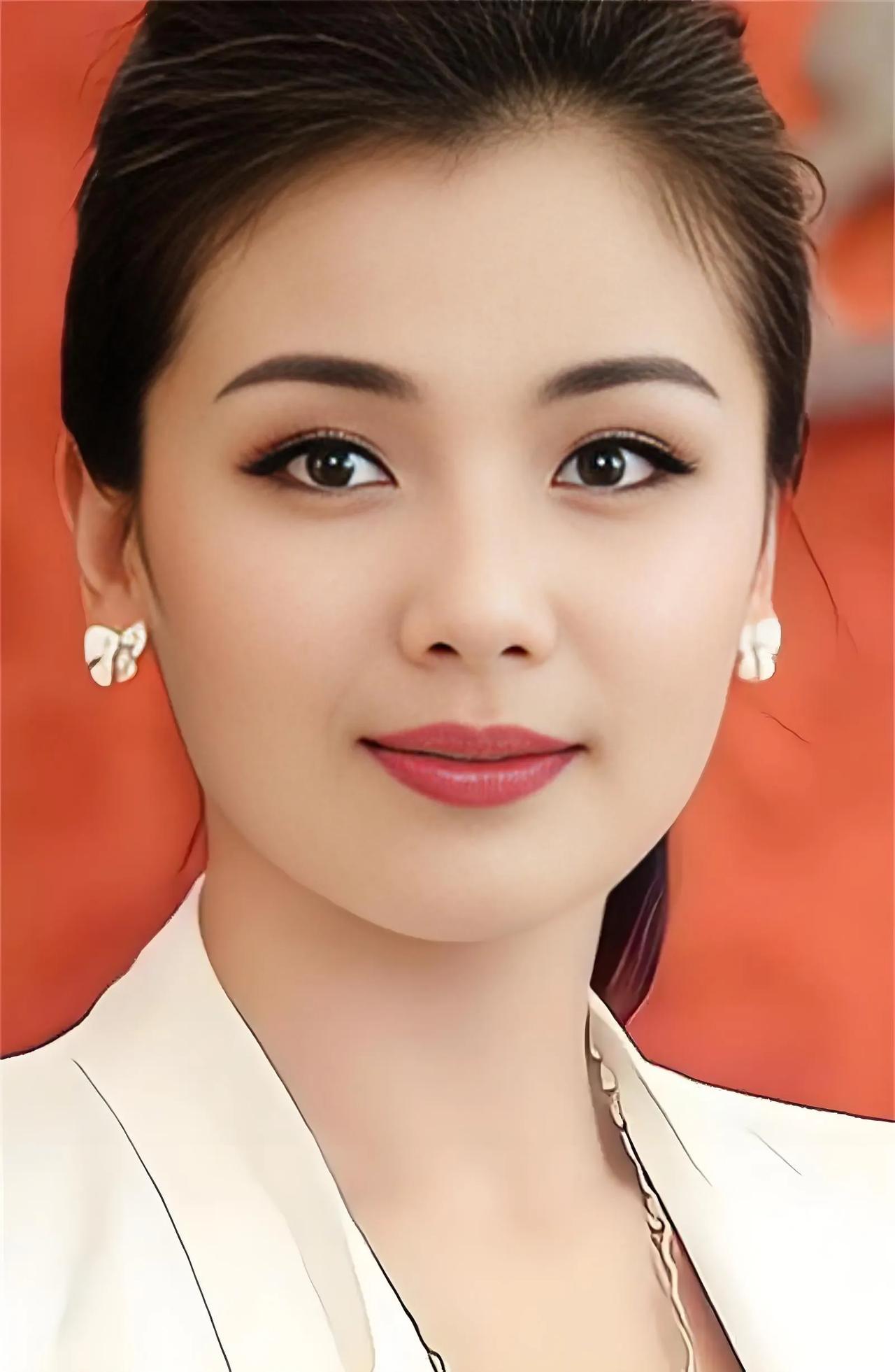 刘涛到底有多迷人？刘涛？这姐简直是娱乐圈“六边形魅力战士”！颜值能打，笑起来像春