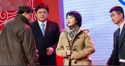 2007年12月28日下午，北京梅地亚中心的演播厅。央视主持人张斌，正在直播奥运