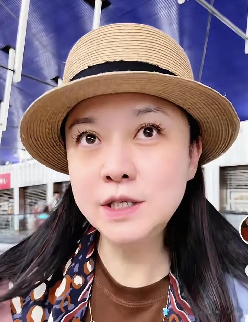 张芳其实属于上海台女主持人中嫁的很幸福的一位。近日，张芳携家人一同前往瑞士日内