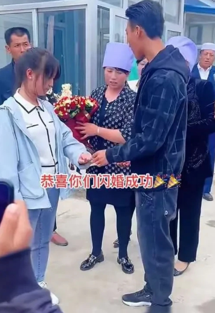 这就是传说中的娃娃脸吧，不得不说，惊呆了。[哈哈笑][哈哈笑][哈哈笑]