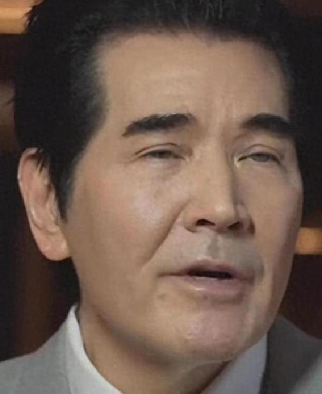 65岁费翔独居英国近况曝光！终身未娶无子女，深夜酒店练马叫引争议，人生选择背后藏