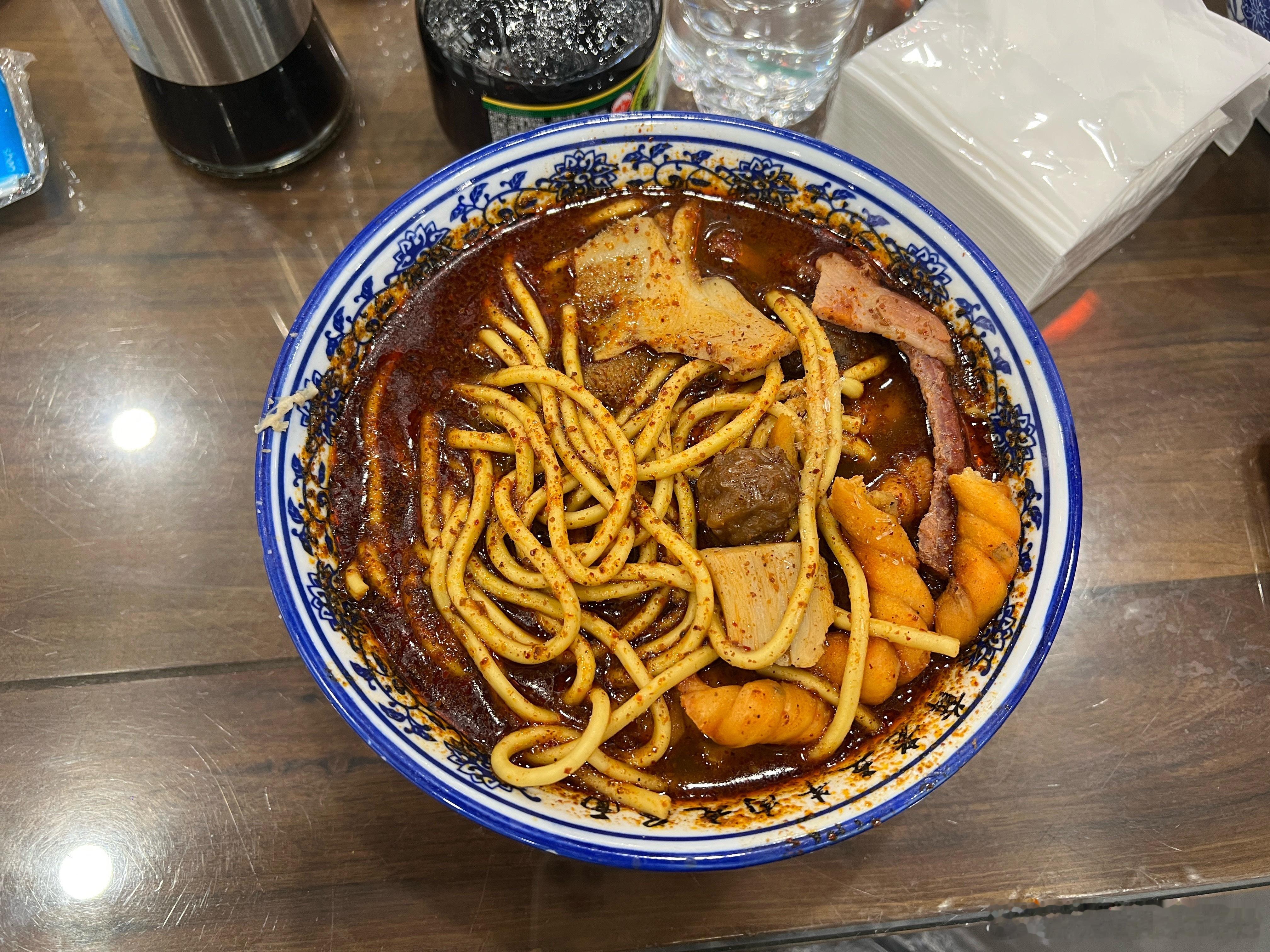 回临汾，必吃的一口强烈建议每一位来临汾的朋友都要吃俺们牛肉丸子面！马er上唠唠