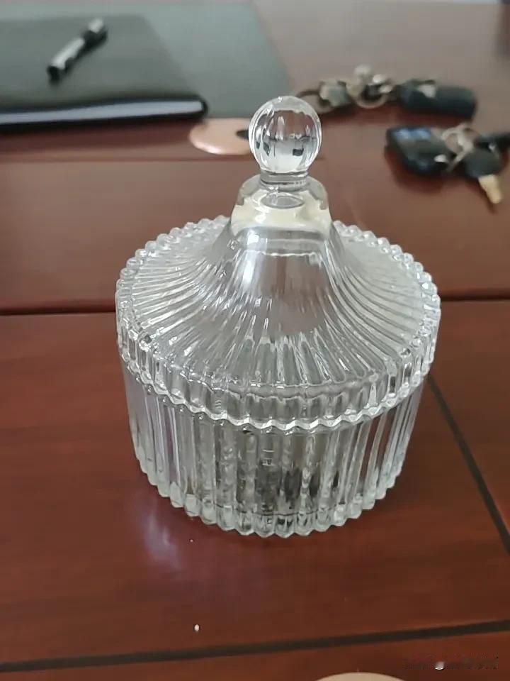 之前一直标榜自己，在家不吸烟，在单位不吸烟，只有酒桌上才吸烟，能够收发自如，获得