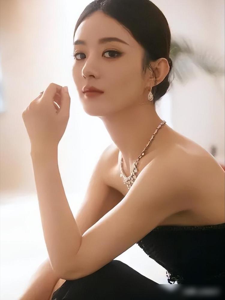 谁能想到，赵丽颖这辈子最划算的买卖不是接了哪部爆剧，而是2014年碍于面子掏出的