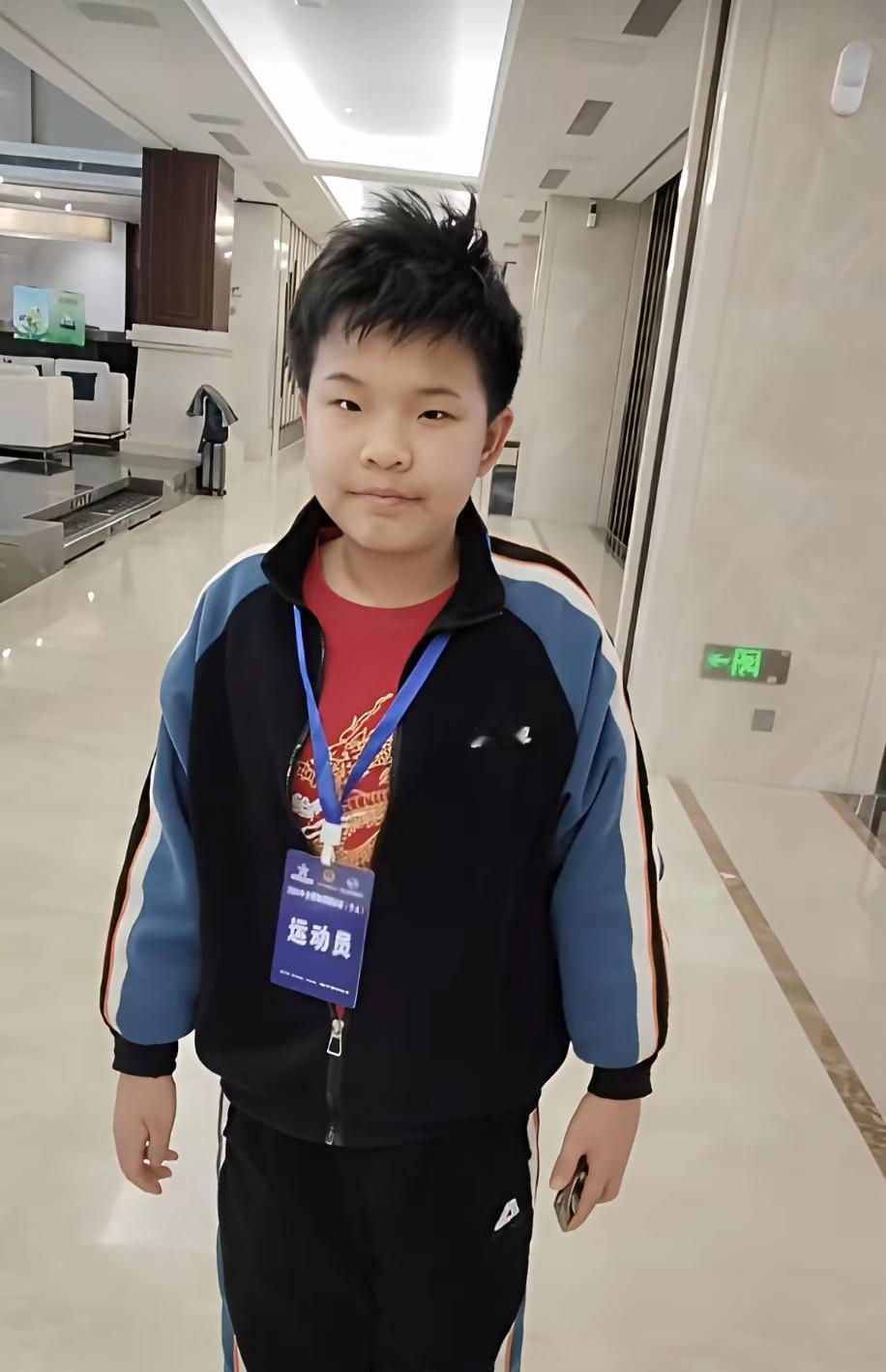自古英雄出少年，全国象棋个人赛的比赛，两个少年棋手表现突出。13岁北京小将巨龙飞
