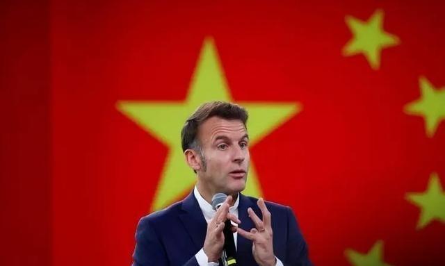 马克龙当着镜头的面，开始点名2026年G7峰会的贵客。印度，请。韩国，请。巴西