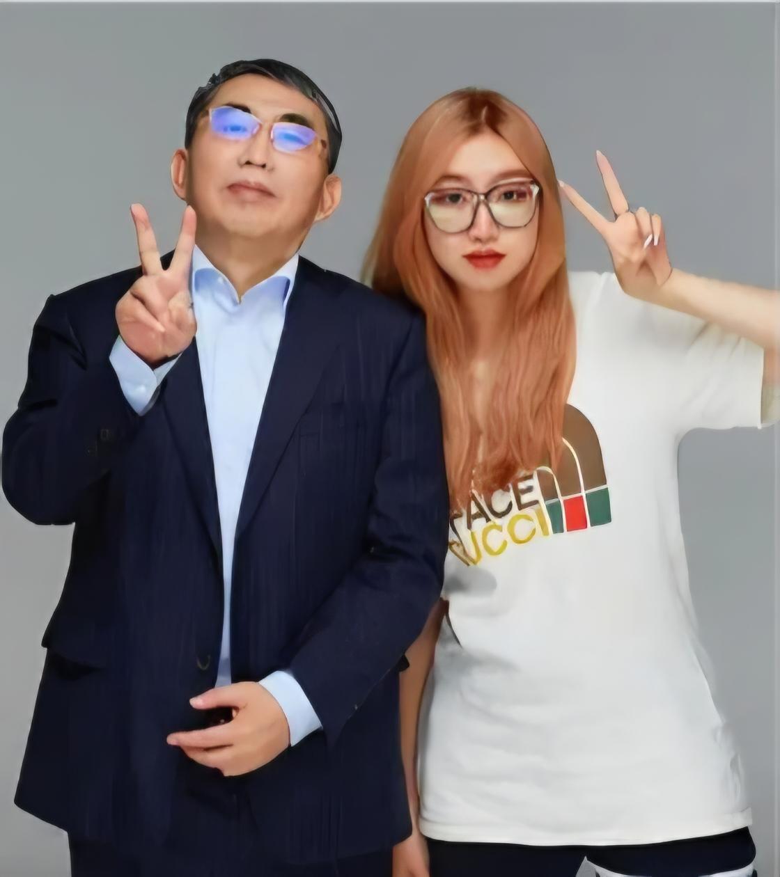 聂卫平是老来得女，老了老了生了一个小棉袄。小女儿是2004年出生的。女儿叫聂云菲