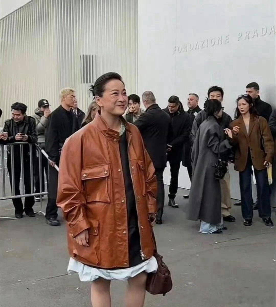 这衣服，贵是真贵，但是没有高级的感觉