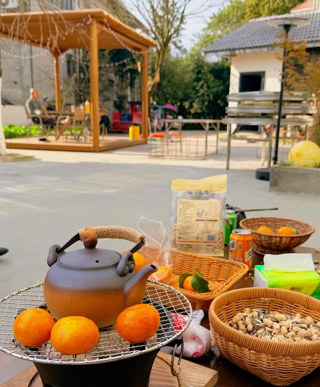 ：）一段通透的话：“男人喜欢像少妇的少女和像少女的少妇；女人喜欢年少多金和年